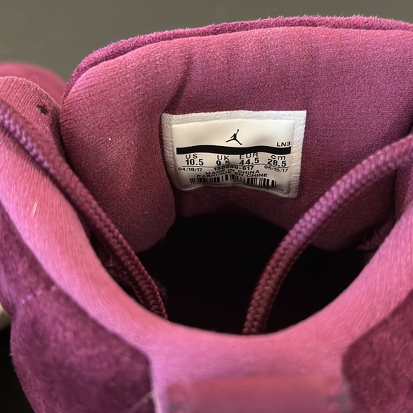 Athletic_Shoes